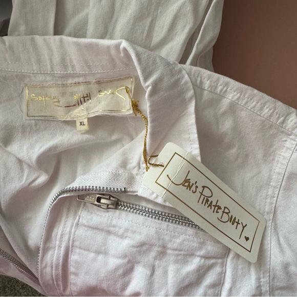 Jen’s Pirate Booty Little Pirates Little Palmetto Station Suit in White Wash XL - Picture 7 of 10